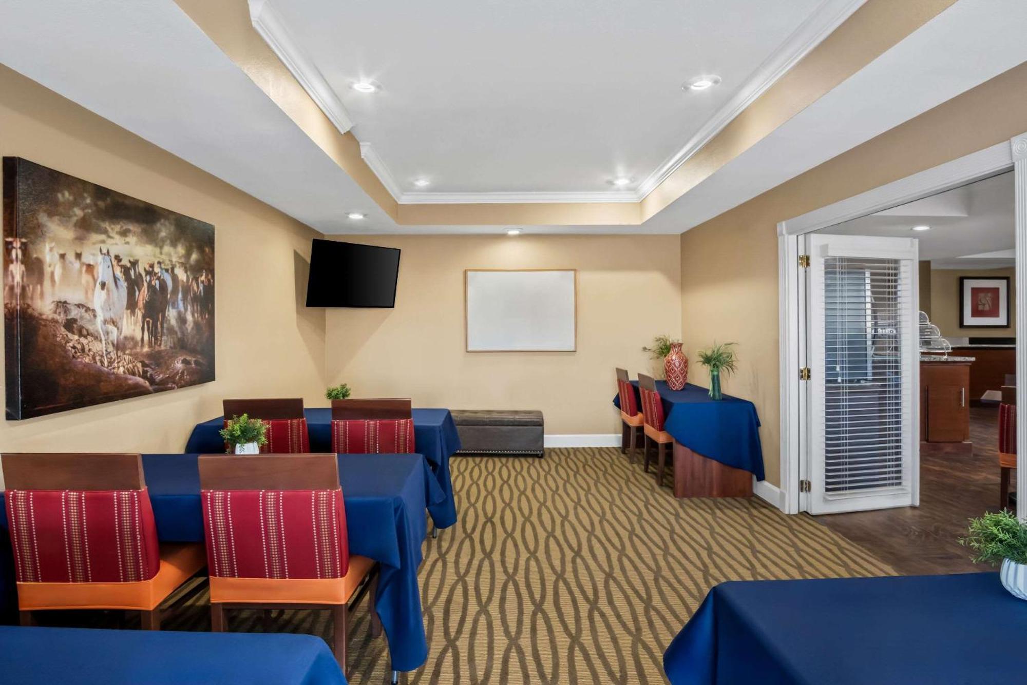 Quality Suites Irving-Las Colinas Zewnętrze zdjęcie